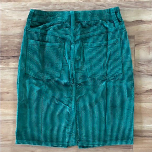 Madewell Green Corduroy Pegged Skirt - Picture 3 of 9